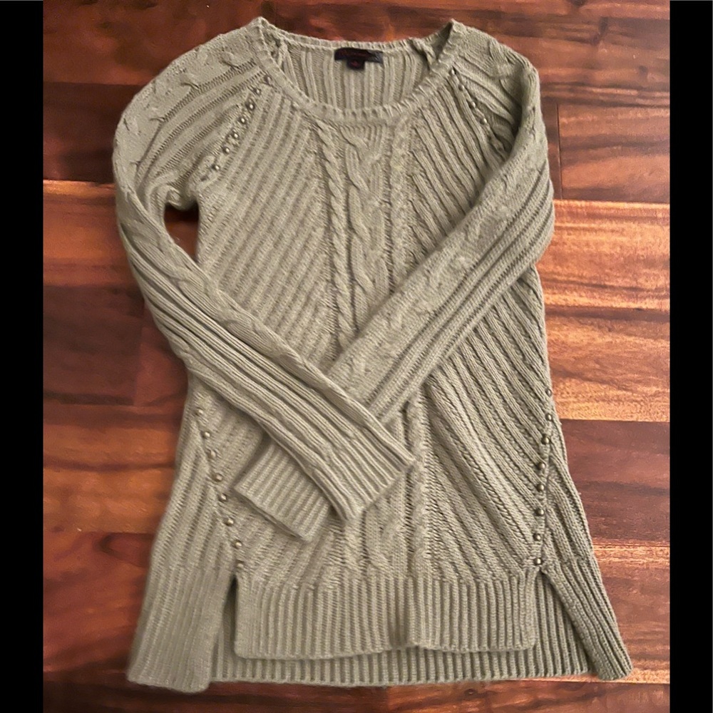 Green sweater size small